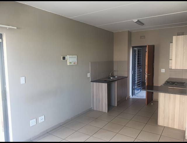2 BEDROOM SECTIONAL TITLE FOR SALE IN RAVENSWOOD